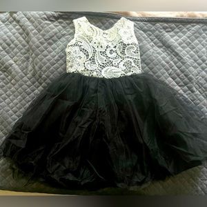 Jj House A line scoop knee length tulle flower girl/ring bearer dress size 2 b&w